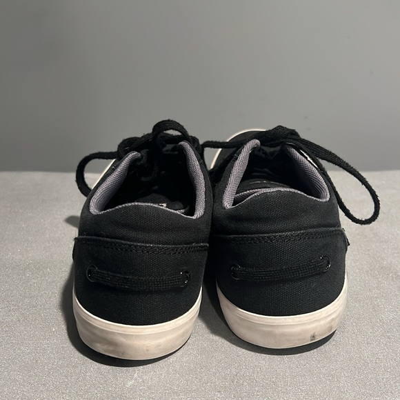 Lacoste shoes . Size 7 - Picture 2 of 7